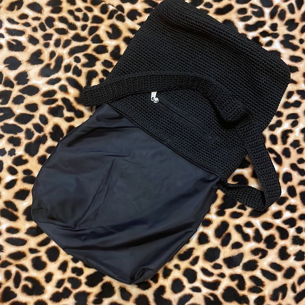•THE SAK• SOLID BLACK KNIT CROCHET TEXTURED SHOULDER BAG BY SAK. - Picture 9 of 10